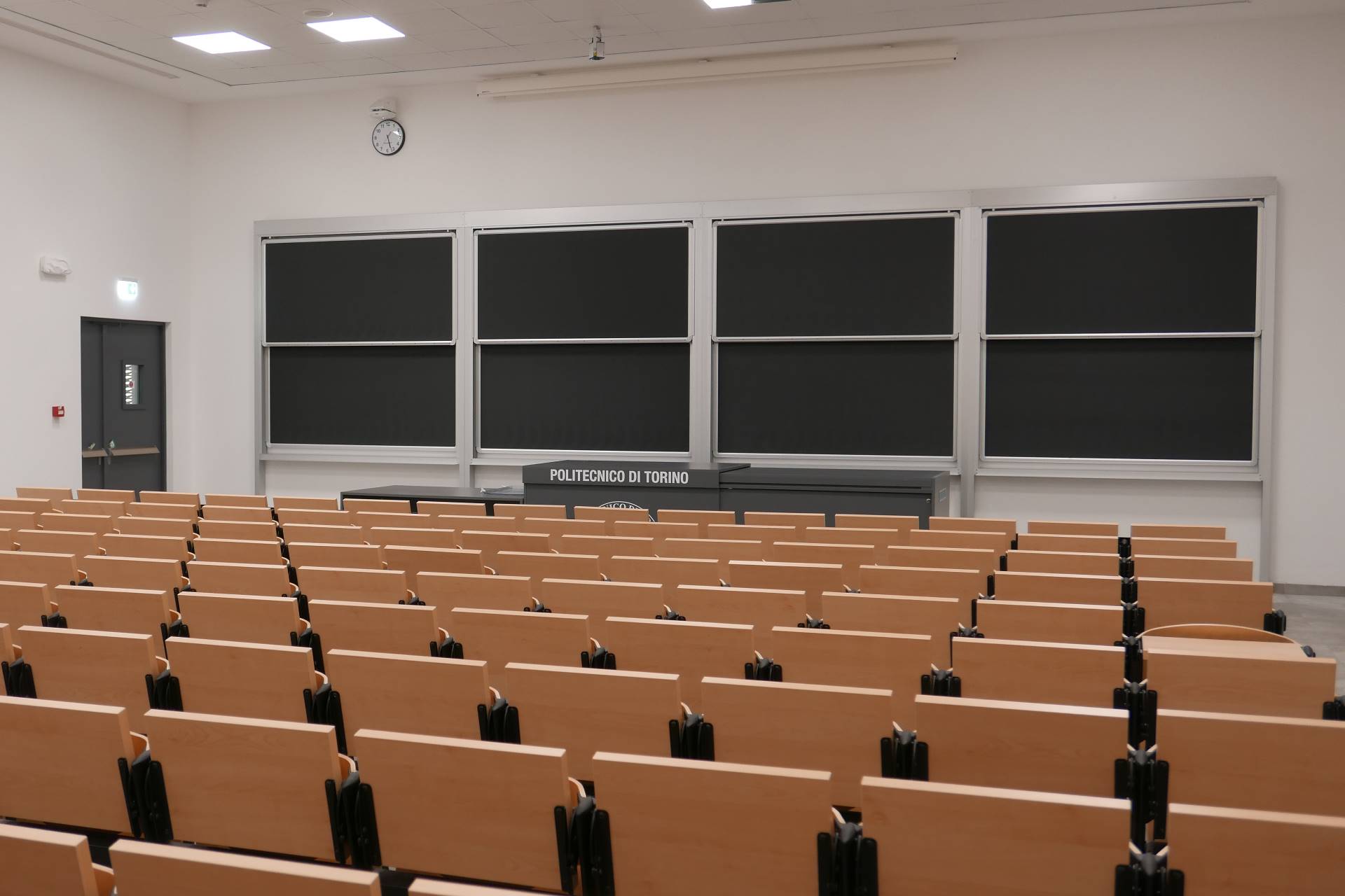 https://www.mit-tech.it/wp-content/uploads/2021/06/aule_r_5.jpg